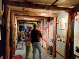 Musée de la Mine de Gagnières - Visiteurs dans une galerie