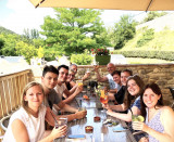Apéritif en famille au Restaurant du Camping de la Claysse
