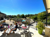 Terrasse ouverte au Restaurant duCamping de la Claysse