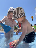 Enfants qui se baignent