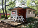 Bungalow toilé - © Camping st sauvayre Bungalow toilé