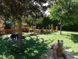 Une vue de l'aire de jeux spécial bébés