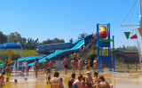 Vue d'ensemble avec les 2 toboggans aquatiques