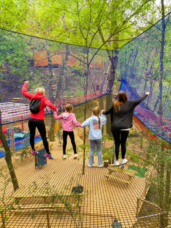 Famille dans les filets Famille dans les filets