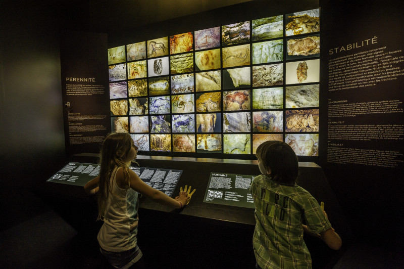 Dans la Galerie de l'Aurignacien Dans la Galerie de l'Aurignacien