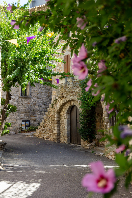 Ruelle d'Aiguèze - © Marion Pautrat Ruelle d'Aiguèze