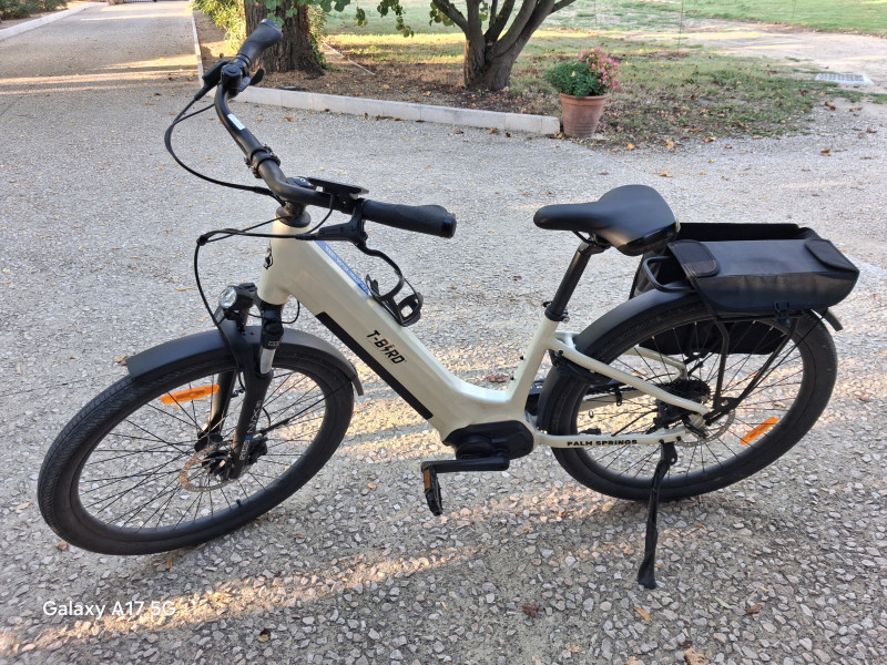 Vélo de ville électrique