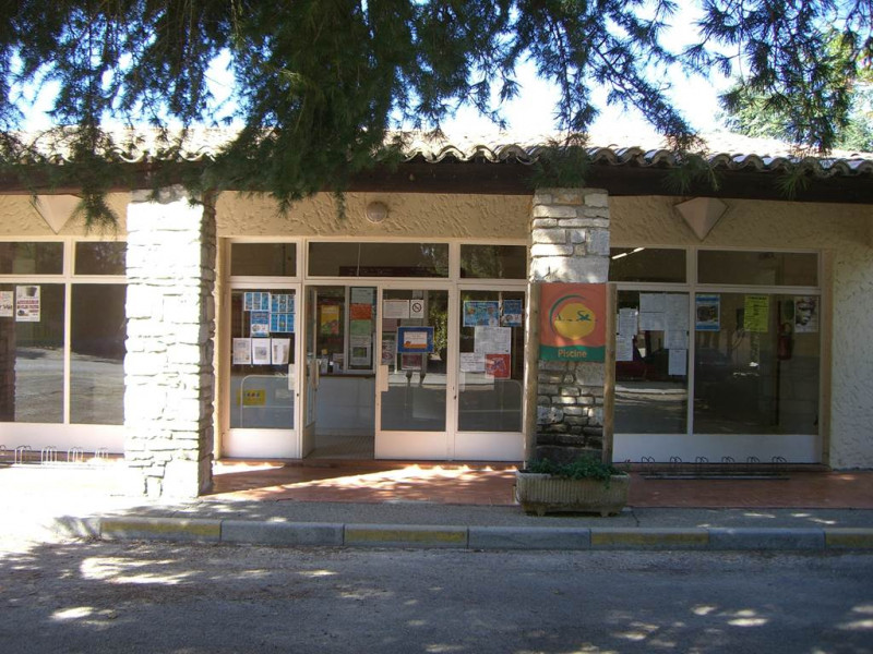 Piscine Méjannes le clap