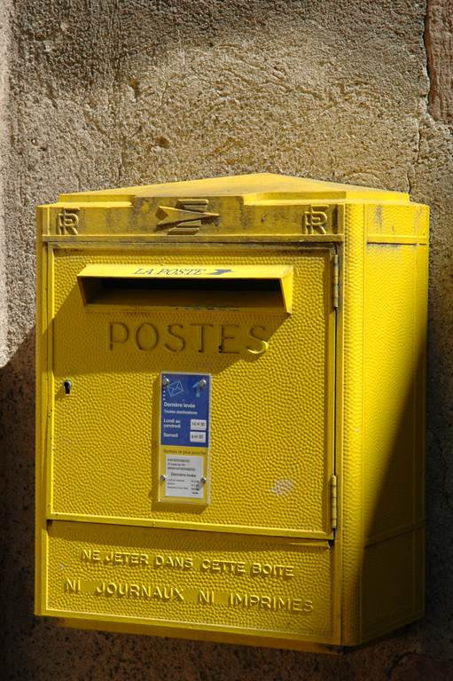 Courrier; lettres; envoi; colis; suivi