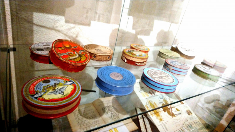 Boîte graines vers à soie - musée des Vans