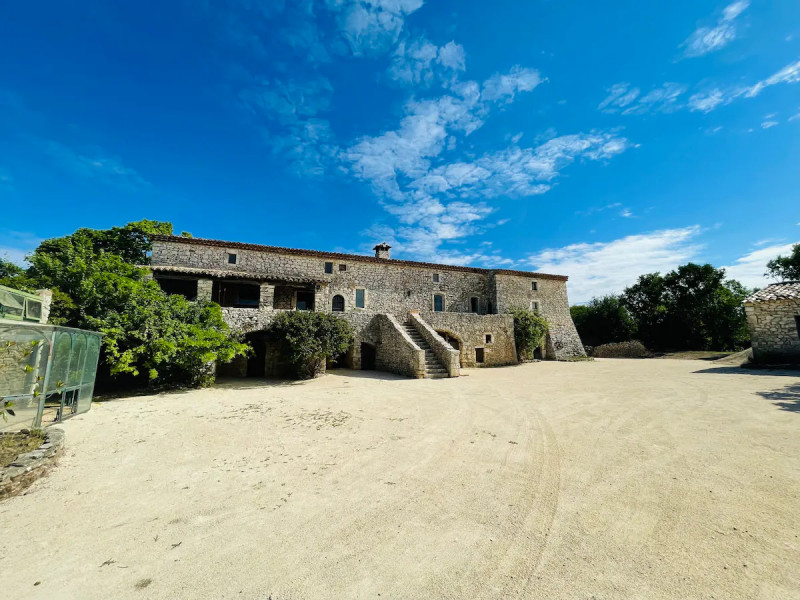 exterieur_mas.jpg exterieur_mas.jpg