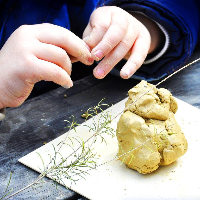 14_18_ateliers_creatifs_salamandre.jpg 14_18_ateliers_creatifs_salamandre.jpg