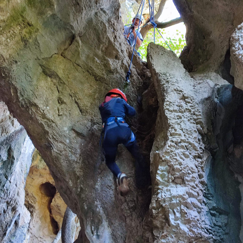 08_04_sensation_sur_cordes_alex.jpg 08_04_sensation_sur_cordes_alex.jpg